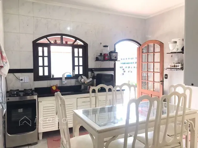 Casa com 327m² 3 quartos e 1 banheiro, à venda, no bairro Vila Santos em Caçapava