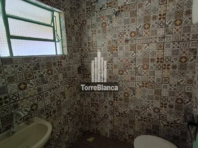 Casa com 70m² 2 quartos e 1 banheiro, para alugar, no bairro Ronda em Ponta Grossa