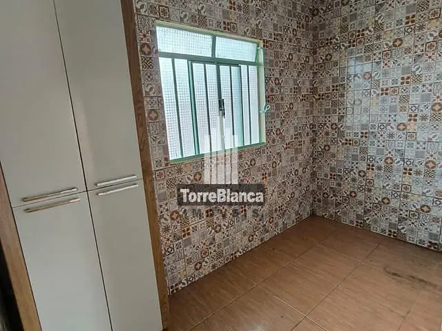 Casa com 70m² 2 quartos e 1 banheiro, para alugar, no bairro Ronda em Ponta Grossa