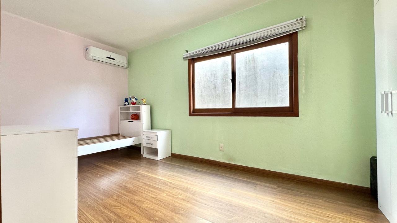 Casa à venda no Laranjal, Pelotas - com 160 m², 3 quartos, lareira e amplo pátio com churrasqueira. - 11