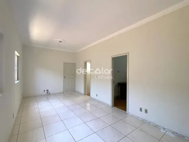 Casa com 360m² 3 quartos e 2 banheiros, para alugar, no bairro Renascença em Belo Horizonte