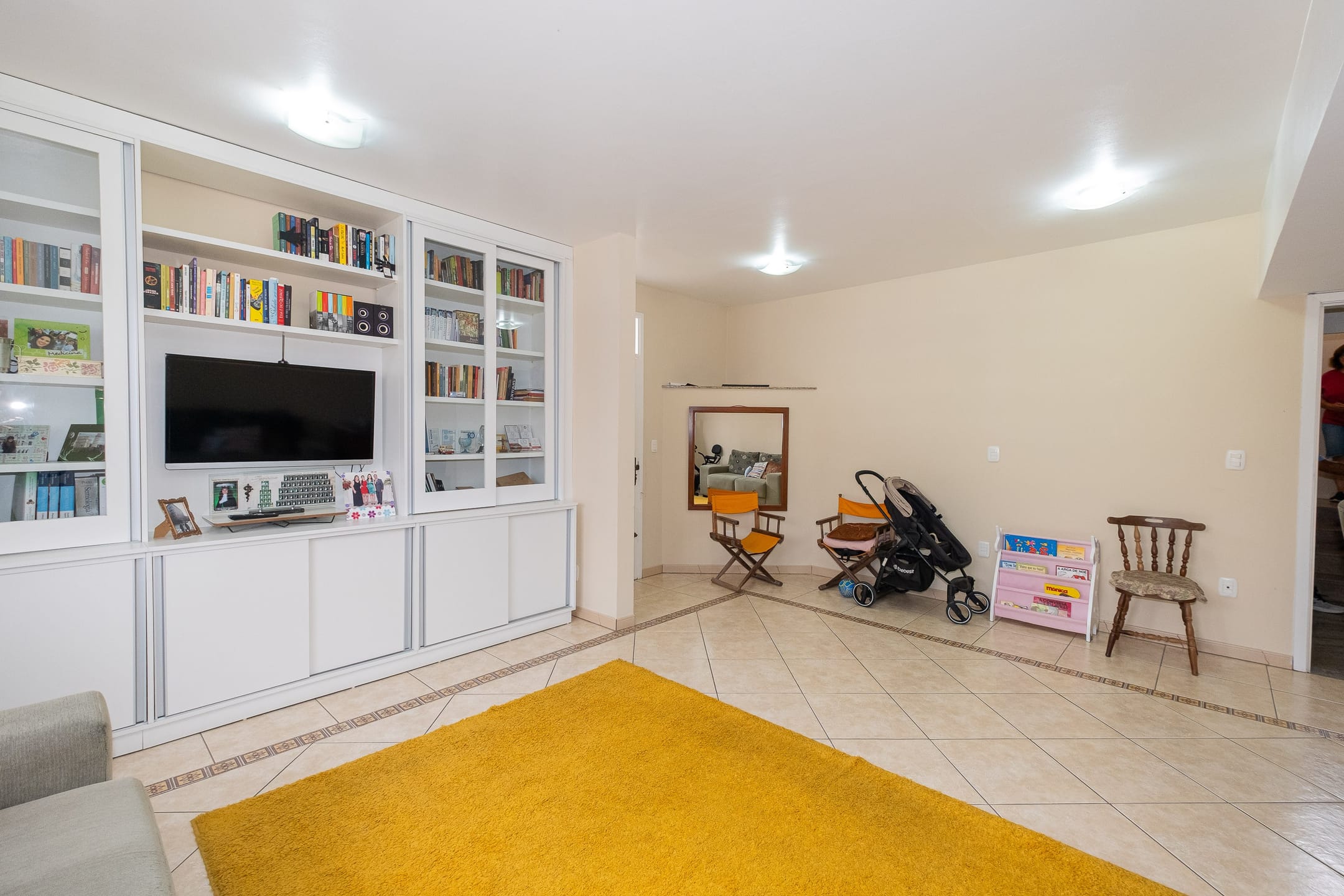 Casa à venda no Areal, Pelotas - com 310 m², 4 quartos (sendo 1 suíte), móveis planejados, lareira e amplo espaço gourmet com churrasqueira e piscina. - 12