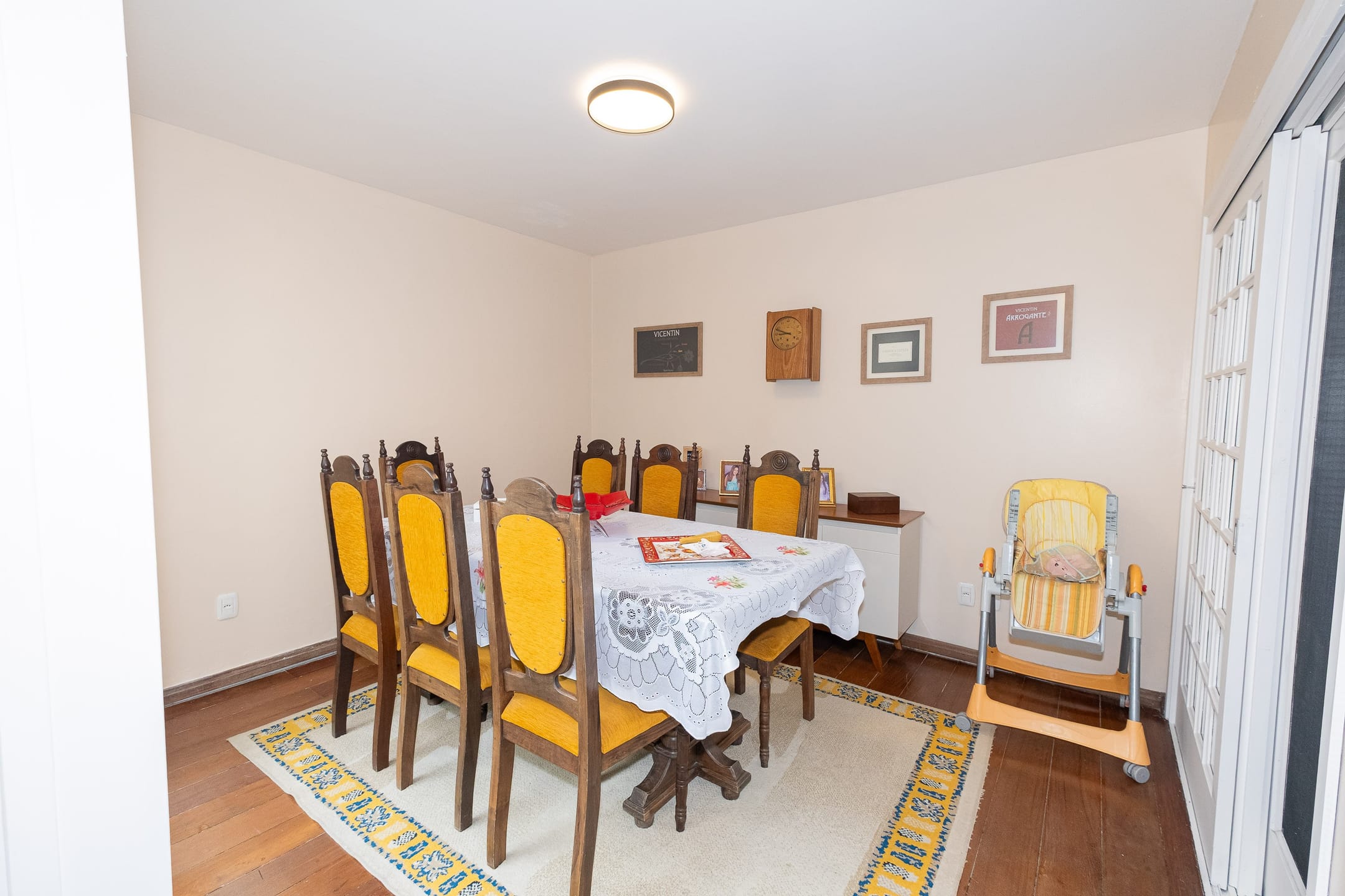 Casa à venda no Areal, Pelotas - com 310 m², 4 quartos (sendo 1 suíte), móveis planejados, lareira e amplo espaço gourmet com churrasqueira e piscina. - 7