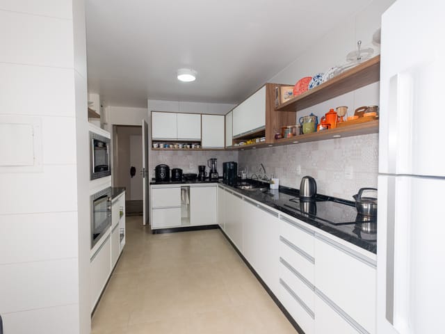 Casa com 350m² 4 quartos e 2 banheiros, à venda, no bairro Areal em Pelotas