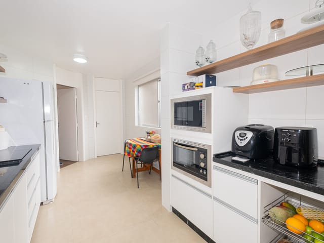 Casa com 350m² 4 quartos e 2 banheiros, à venda, no bairro Areal em Pelotas