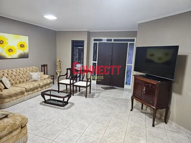 Casa com 420m² 3 quartos e 5 banheiros, à venda ou para alugar, no bairro Parque Industrial Lagoinha em Ribeirão Preto