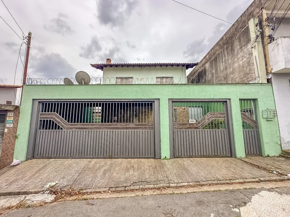 Casa para venda em Jardim Ana Maria com 3 quartos, sendo 1 suíte, 280m²