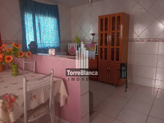 Casa com 462m², à venda, no bairro Uvaranas em Ponta Grossa