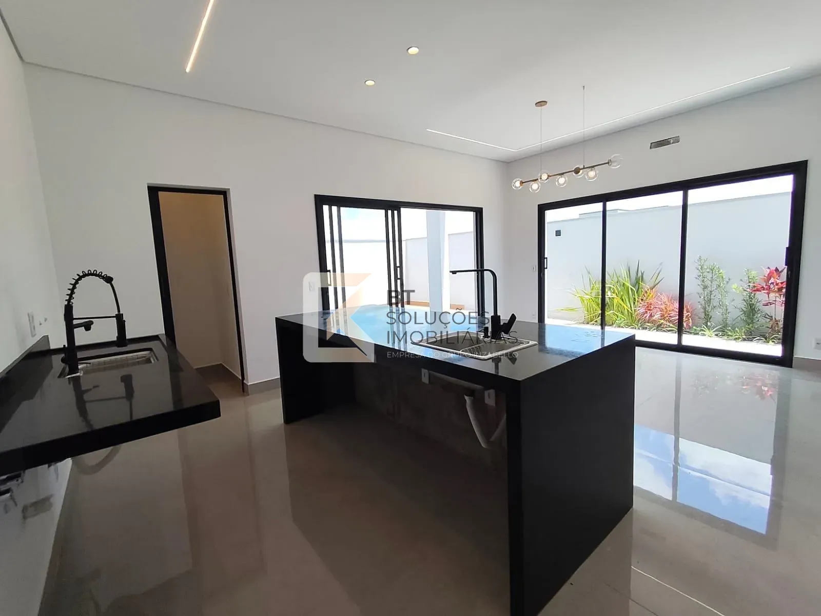 Casa, 3 quartos, 243 m² - Foto 9