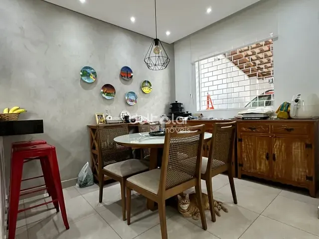 Casa 3 quartos e 2 banheiros, à venda, no bairro Santa Mônica em Belo Horizonte