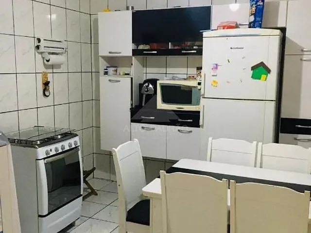 Casa com 250m² 2 quartos e 1 banheiro, à venda, no bairro Vila Assis Brasil em Mauá