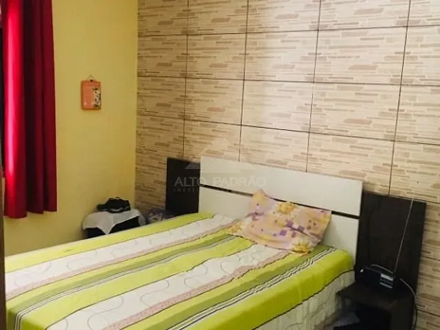 Casa com 250m² 2 quartos e 1 banheiro, à venda, no bairro Vila Assis Brasil em Mauá