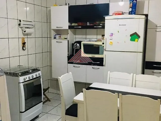 Casa com 250m² 2 quartos e 1 banheiro, à venda, no bairro Vila Assis Brasil em Mauá