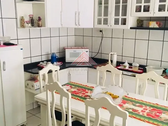 Casa com 250m² 2 quartos e 1 banheiro, à venda, no bairro Vila Assis Brasil em Mauá