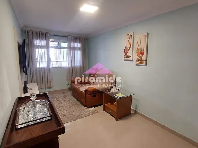 Casa com 250m² 3 quartos e 2 banheiros, à venda, no bairro Jardim das Indústrias em São José dos Campos