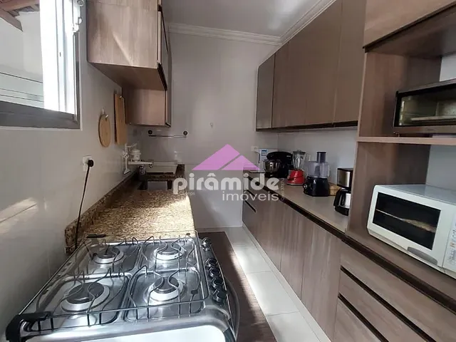 Casa com 250m² 3 quartos e 2 banheiros, à venda, no bairro Jardim das Indústrias em São José dos Campos