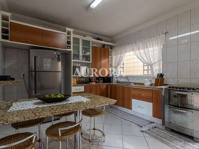 Casa com 300m² 3 quartos e 2 banheiros, à venda, no bairro Condomínio Vale do Arvoredo em Londrina