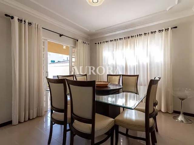Casa com 300m² 3 quartos e 2 banheiros, à venda, no bairro Condomínio Vale do Arvoredo em Londrina