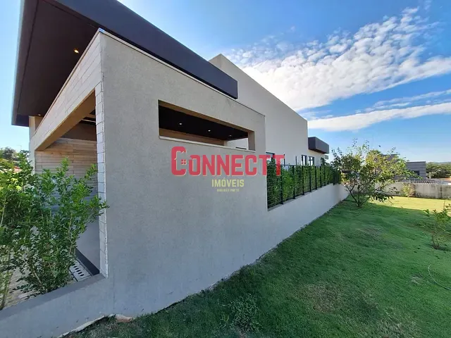 Casa com 700m² 4 quartos e 5 banheiros, à venda, no bairro Vila do Golf em Ribeirão Preto