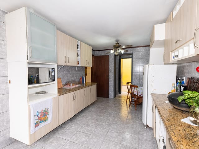 Casa 5 quartos e 3 banheiros, à venda, no bairro Centro em Pelotas