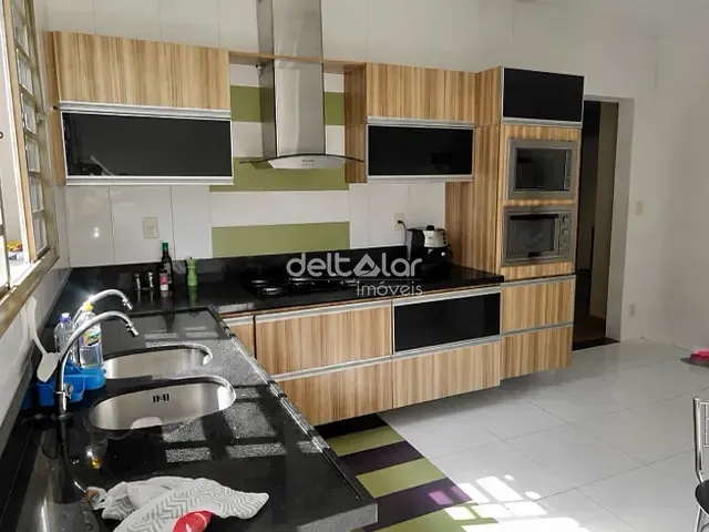 Casa com 384m² 4 quartos e 3 banheiros, à venda, no bairro São João Batista (Venda Nova) em Belo Horizonte