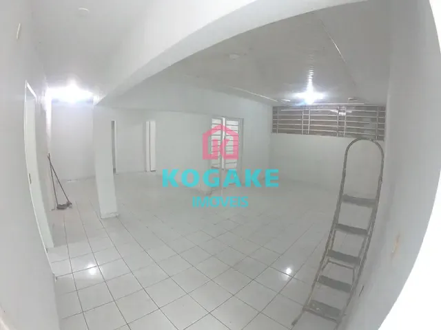 Casa com 317m², para alugar, no bairro Vila Rubi em São José dos Campos