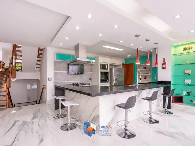 Casa com 800m² 7 quartos e 6 banheiros, à venda, no bairro Jardim Leonor em São Paulo