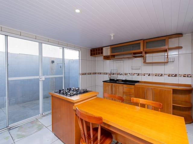 Casa 2 quartos e 2 banheiros, à venda ou para alugar, no bairro Três Vendas em Pelotas
