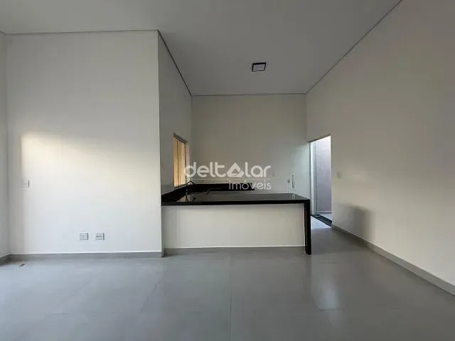 Casa com 124m² 3 quartos e 2 banheiros, à venda, no bairro Santa Mônica em Belo Horizonte