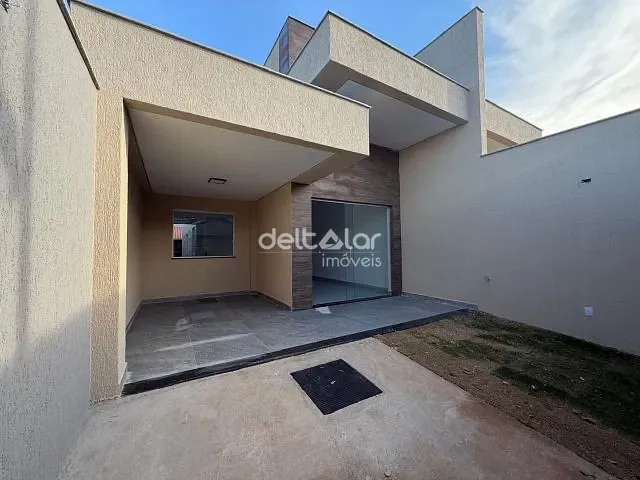 Casa com 124m² 3 quartos e 2 banheiros, à venda, no bairro Santa Mônica em Belo Horizonte