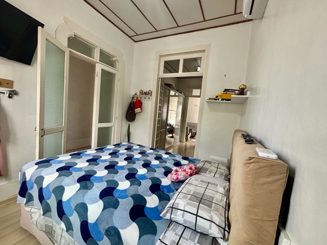 Casa 2 quartos e 2 banheiros, à venda, no bairro Centro em Pelotas