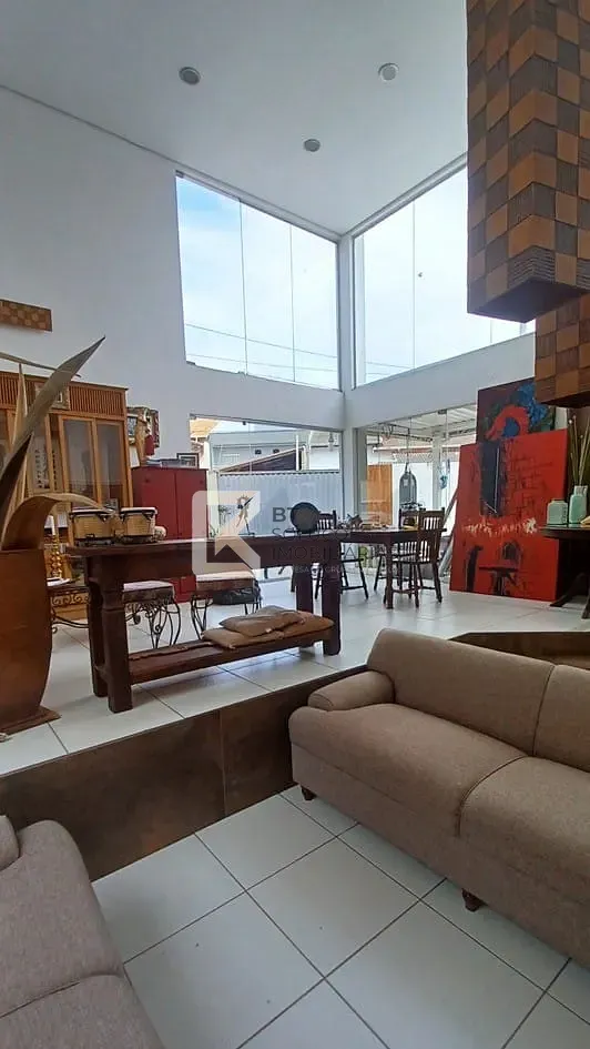 Casa, 3 quartos, 224 m² - Foto 1