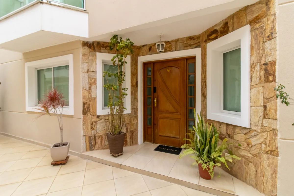 Casa no condomínio Condomínio Residencial Vienna para venda com 3 quartos, sendo 3 suítes, 254m²