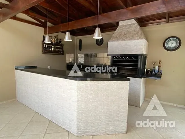 Sobrado com 181m² 4 quartos e 4 banheiros, à venda, no bairro Jardim Carvalho em Ponta Grossa