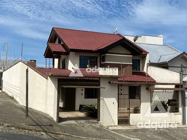 Sobrado com 181m² 4 quartos e 4 banheiros, à venda, no bairro Jardim Carvalho em Ponta Grossa