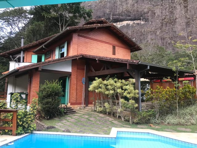Casa com 717m² 2 quartos e 2 banheiros, à venda, no bairro Fazenda Inglesa em Petrópolis