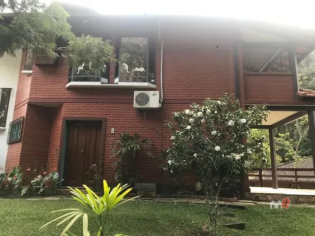 Casa com 717m² 2 quartos e 2 banheiros, à venda, no bairro Fazenda Inglesa em Petrópolis