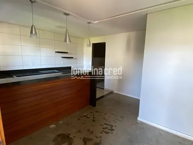 Casa com 200m², à venda, no bairro Aquilles Sthengel em Londrina