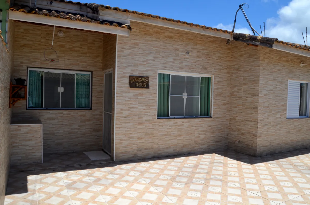 Casa para venda em Cibratel II com 2 quartos, sendo 1 suíte , 64m²