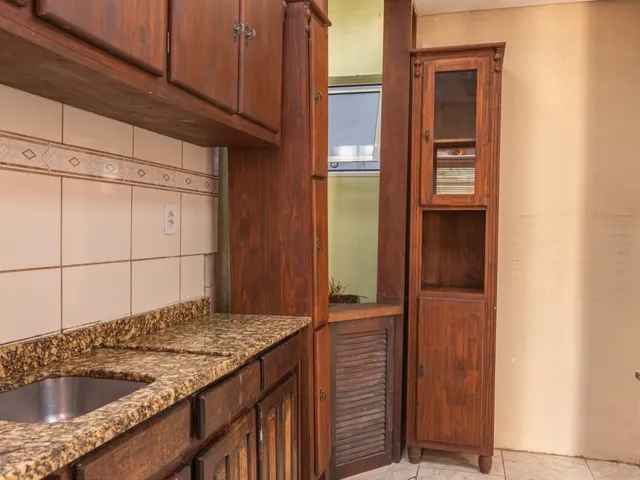 Casa 2 quartos e 2 banheiros, à venda, no bairro Três Vendas em Pelotas
