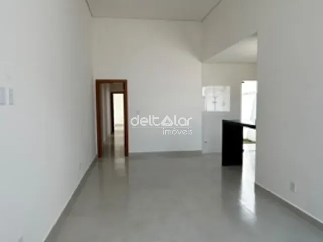Casa 3 quartos e 3 banheiros, à venda, no bairro Planalto em Belo Horizonte