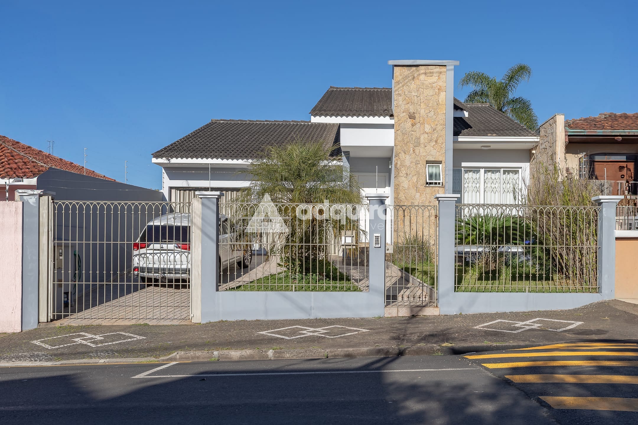 Casa, 4 quartos, 308 m² - Foto 1