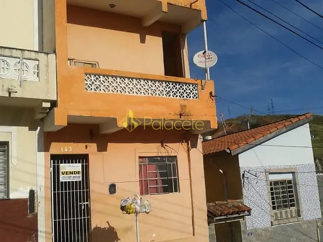 Casa com 128m², à venda, no bairro Centro em Aparecida