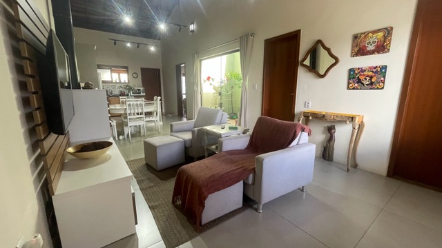 Casa 2 quartos e 2 banheiros, à venda, no bairro Laranjal em Pelotas