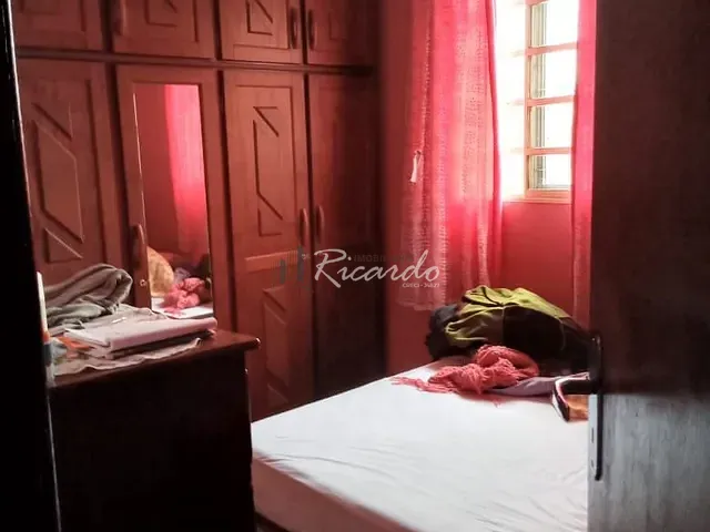 Casa com 175m² 2 quartos e 1 banheiro, à venda, no bairro Jardim Alto da Boa Vista em Arapongas