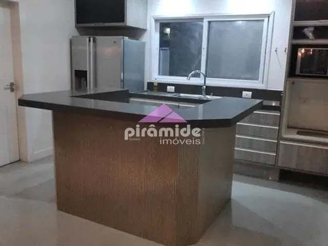 Casa com 250m² 3 quartos e 5 banheiros, à venda, no bairro Urbanova em São José dos Campos