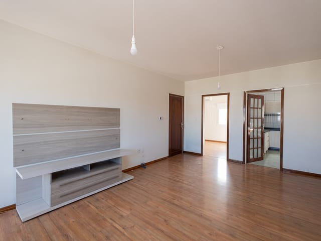 Casa com 216m² 2 quartos e 3 banheiros, para alugar, no bairro Areal em Pelotas