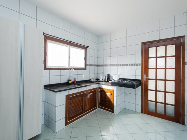 Casa com 216m² 2 quartos e 3 banheiros, para alugar, no bairro Areal em Pelotas