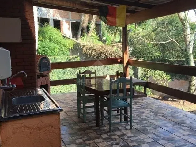 Casa com 250m² 3 quartos e 2 banheiros, à venda, no bairro Vila Assis Brasil em Mauá