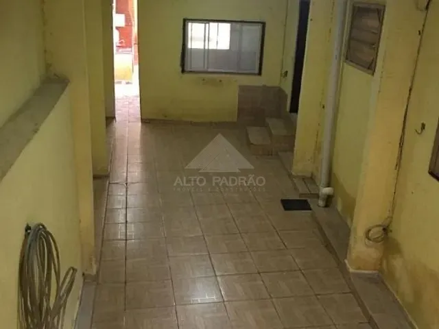 Casa com 250m² 3 quartos e 2 banheiros, à venda, no bairro Vila Assis Brasil em Mauá